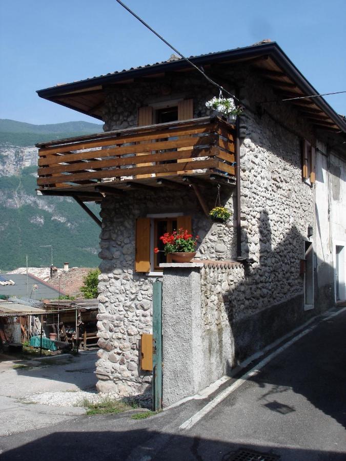 Il Rustico Di Peri Villa Exterior photo