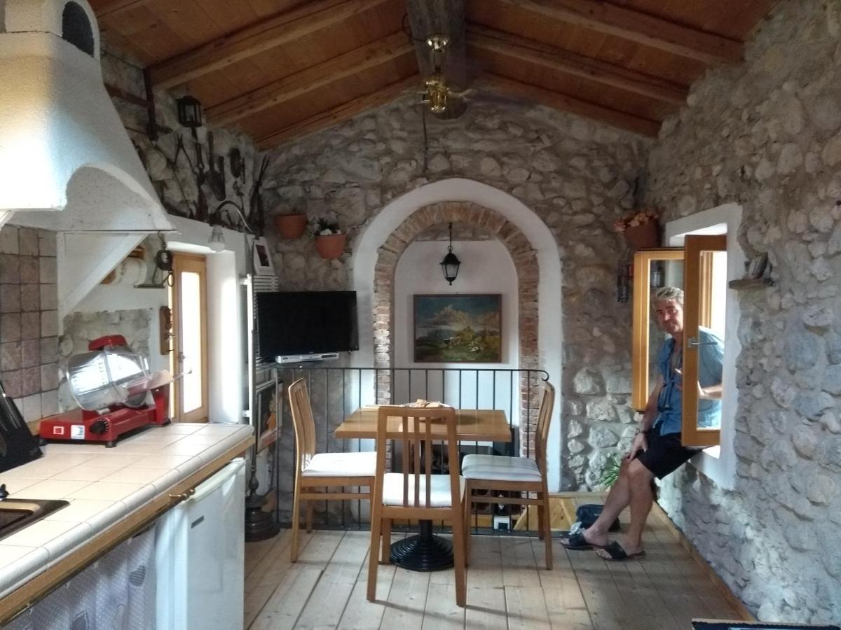 Il Rustico Di Peri Villa Exterior photo